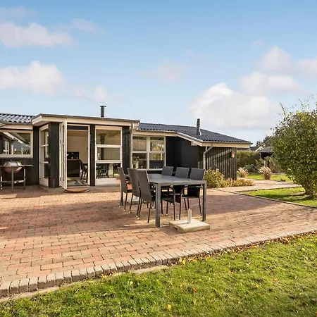 3 Bedroom Lovely In Holiday home *