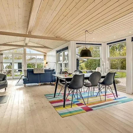 3 Bedroom Lovely In *