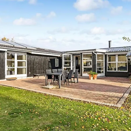 3 Bedroom Lovely In