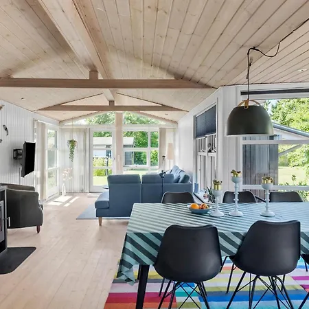 Дом отдыха 3 Bedroom Lovely In